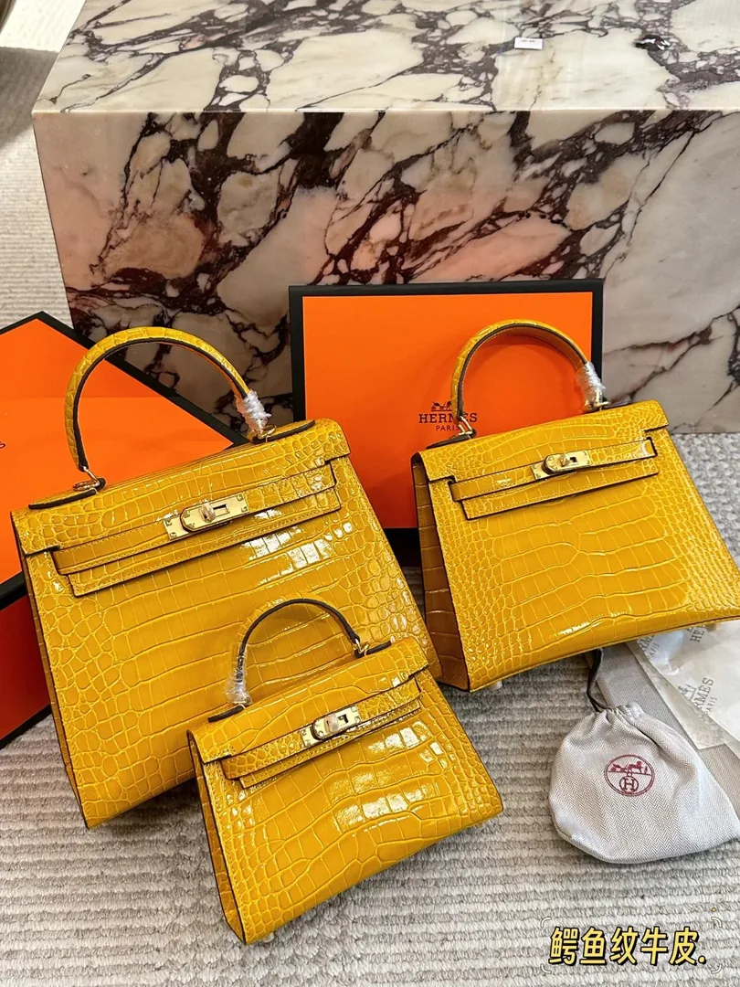 Hermes Kelly Leather Handbag — QC