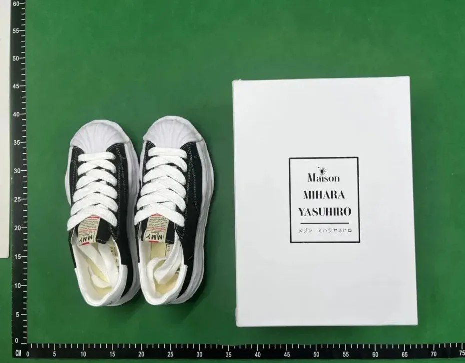 Maison Mihara Yasuhiro White Black Melting-Sole Sneakers — Photo 12