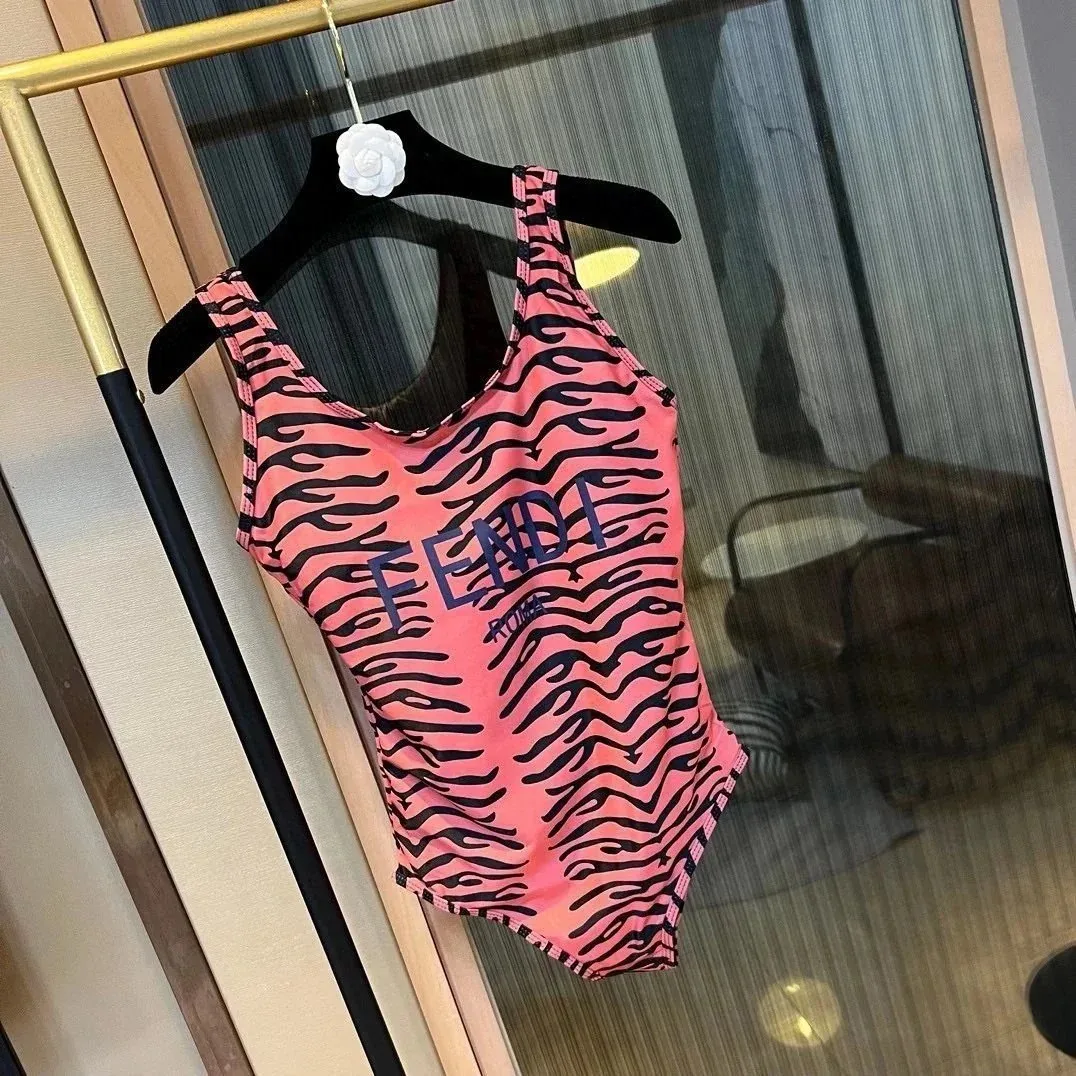 Swimsuit — Photo 14