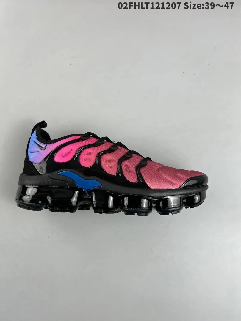 Nike Air VaporMax Plus — photo 10
