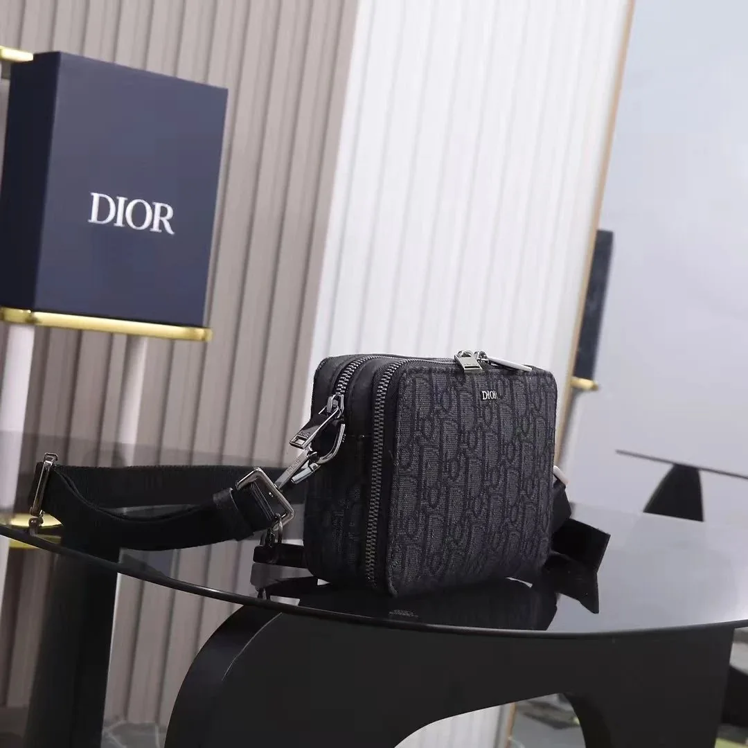 Dior Oblique Messenger Bag — Photo 2