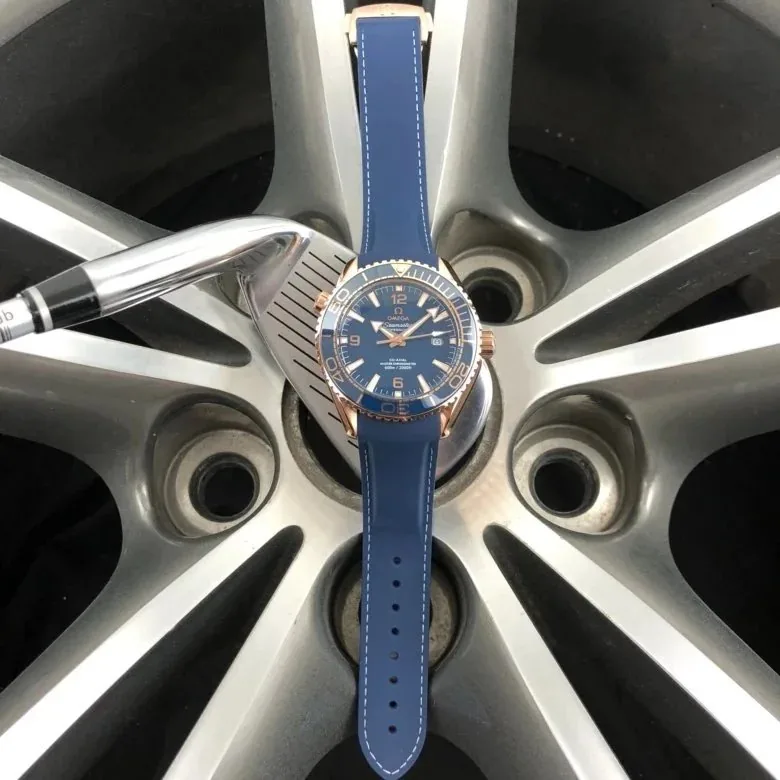 Rolex Rose Gold Blue Dial Rubber Strap Watch — Photo 15