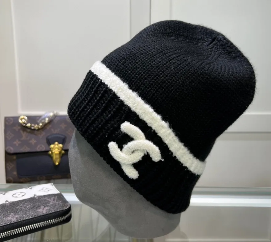 Knit Beanie — QC