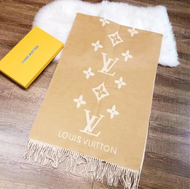 Louis Vuitton Monogram Flower Cashmere Scarf Collection — Photo 13