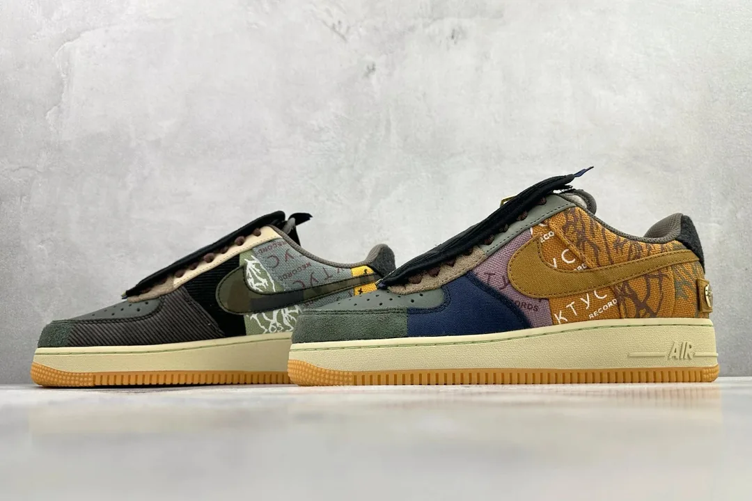 Travis Scott X Air Jordan 1 Cactus Jack Yellow — photo 5
