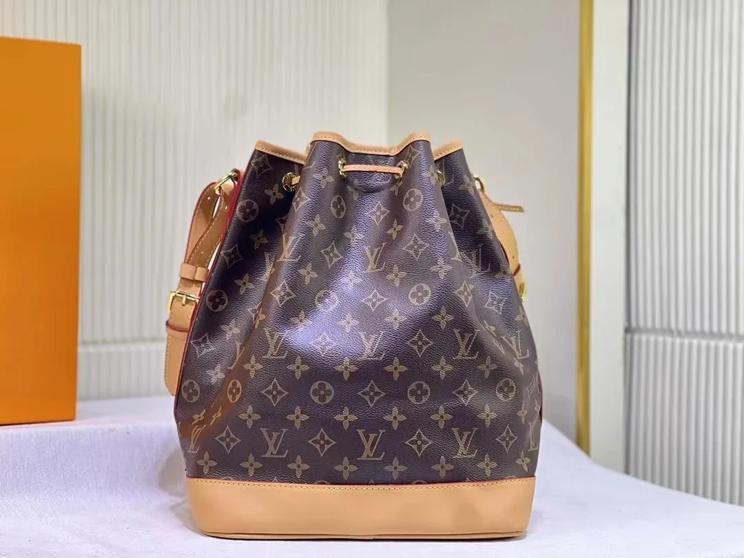 Louis Vuitton Noe Bucket Bag — Photo 6
