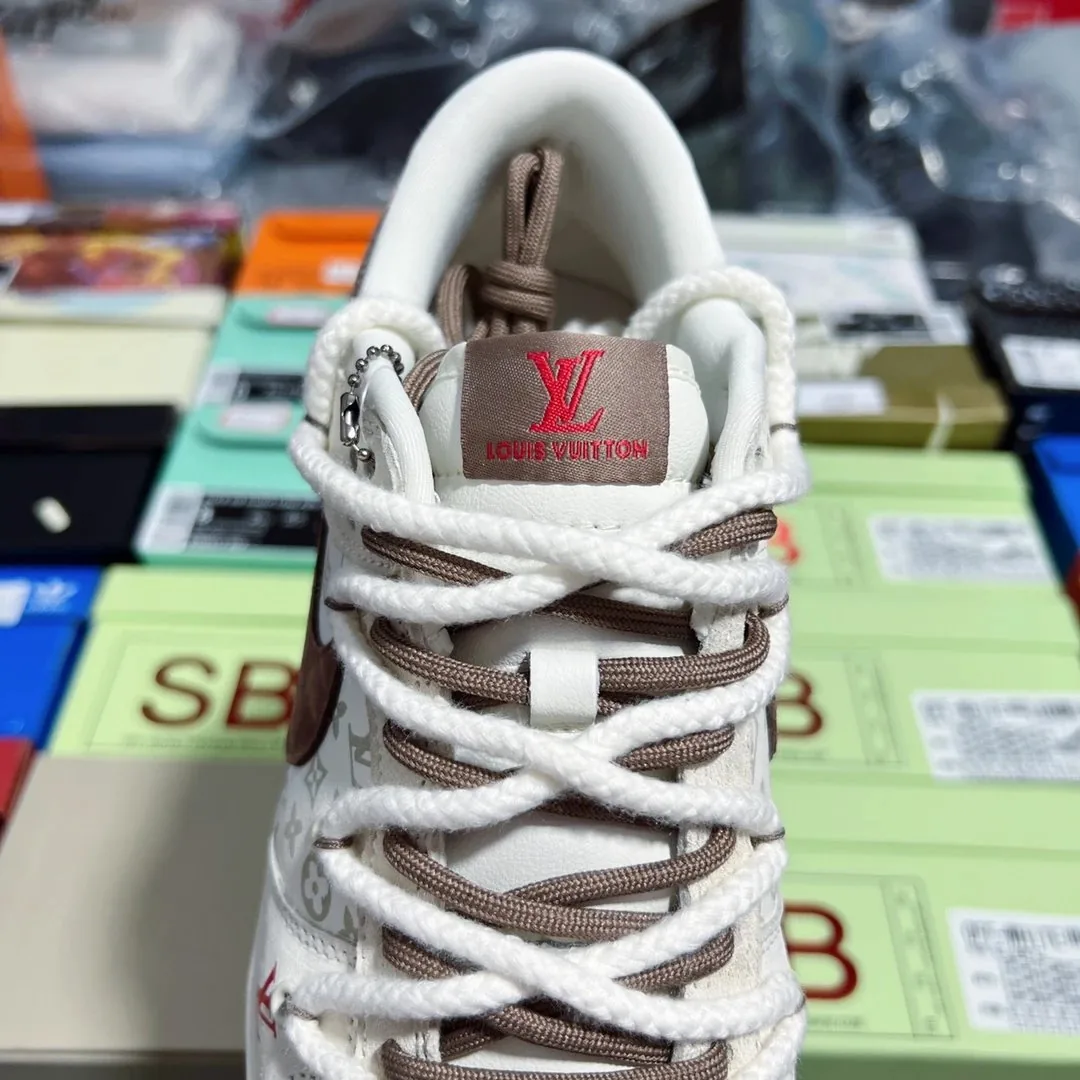 Louis Vuitton LV x Nike Dunk Low Brown Anniversary Top Sneak — photo 8