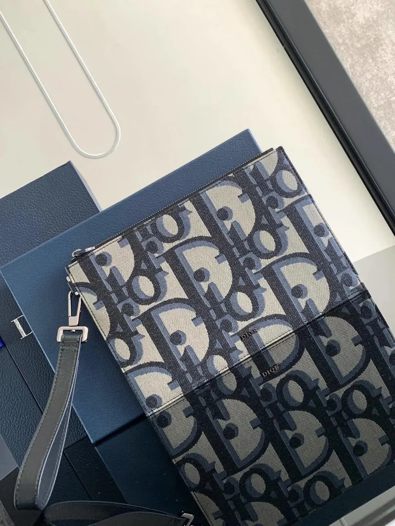 Dior Oblique Jacquard Clutch Bag — photo 10