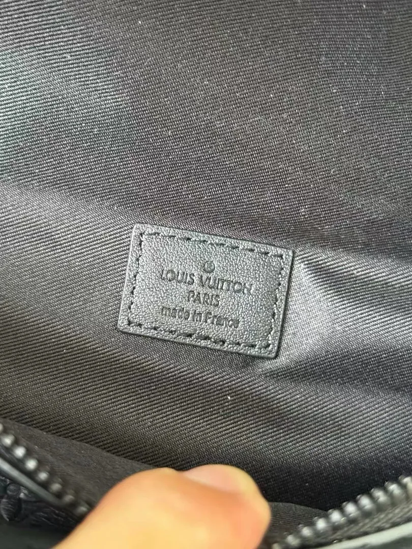 Louis Vuitton Discovery Rush Belt Bag — photo 11