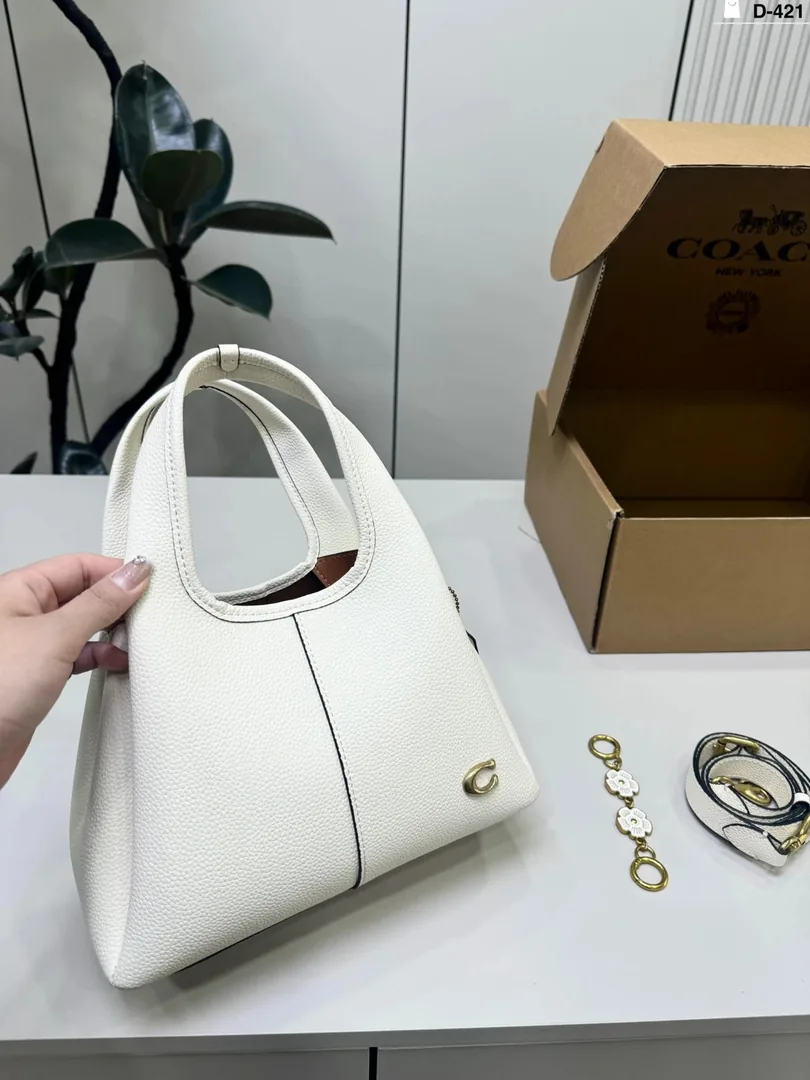 Celine Lana Basket Bag — Photo 5