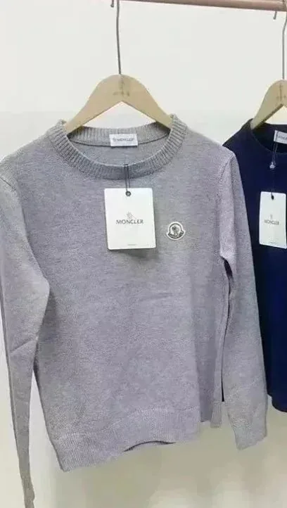 Crewneck Sweater — Photo 7