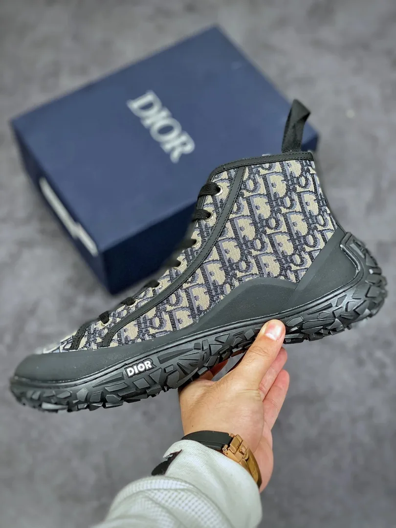 Dior Brown B-28 High-Top Sneakers — Photo 13