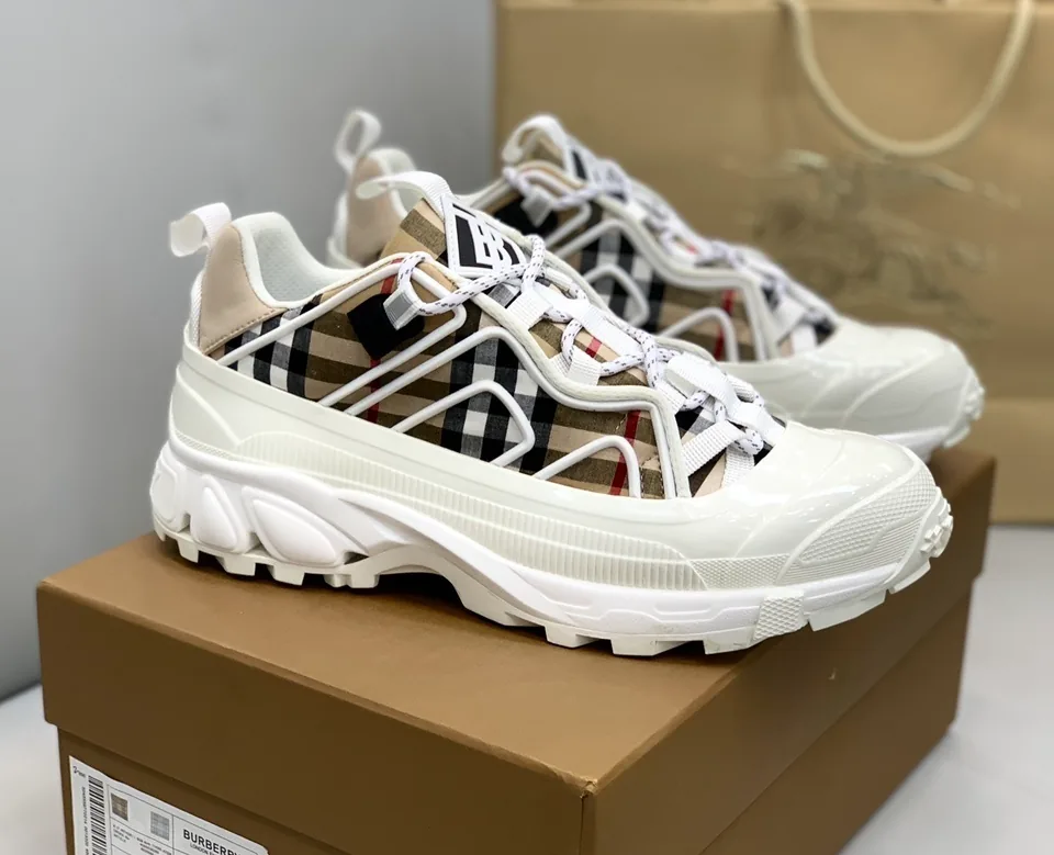 Burberry Arthur Sneakers — photo 7