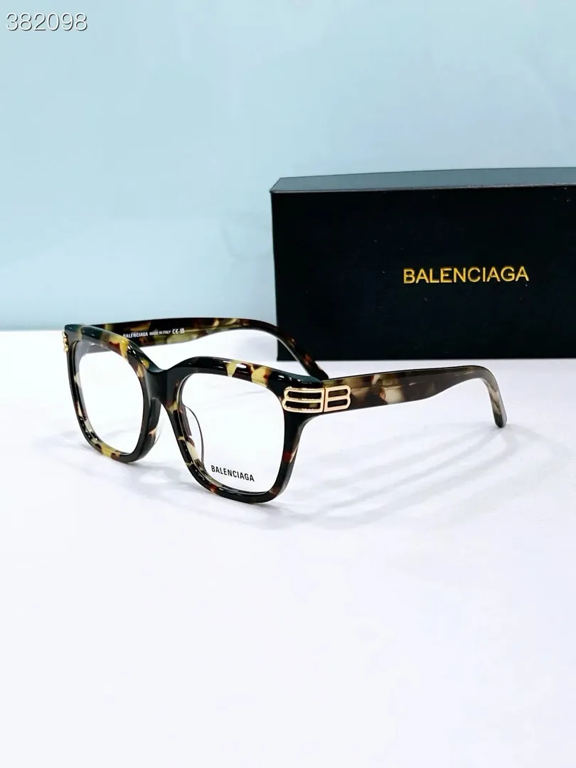 Balenciaga BB Logo Oversized Sunglasses — QC