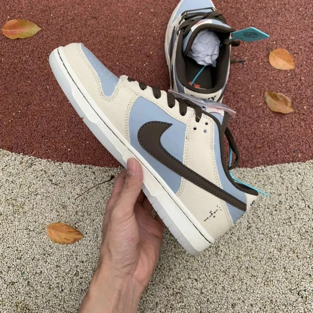 Nike SB Dunk Low Travis Scott Lace-Up Runners — Photo 2