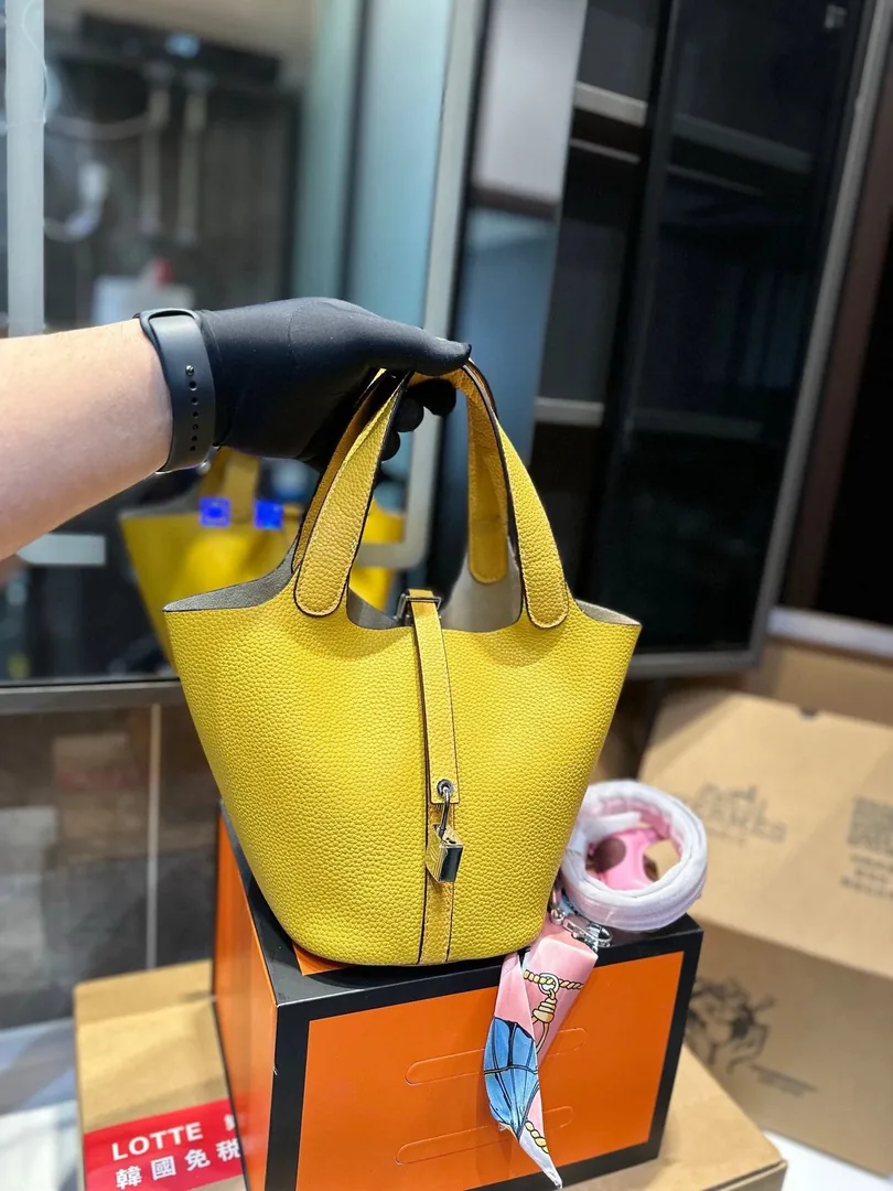 Hermes Picotin Leather Bucket Bag — photo 5