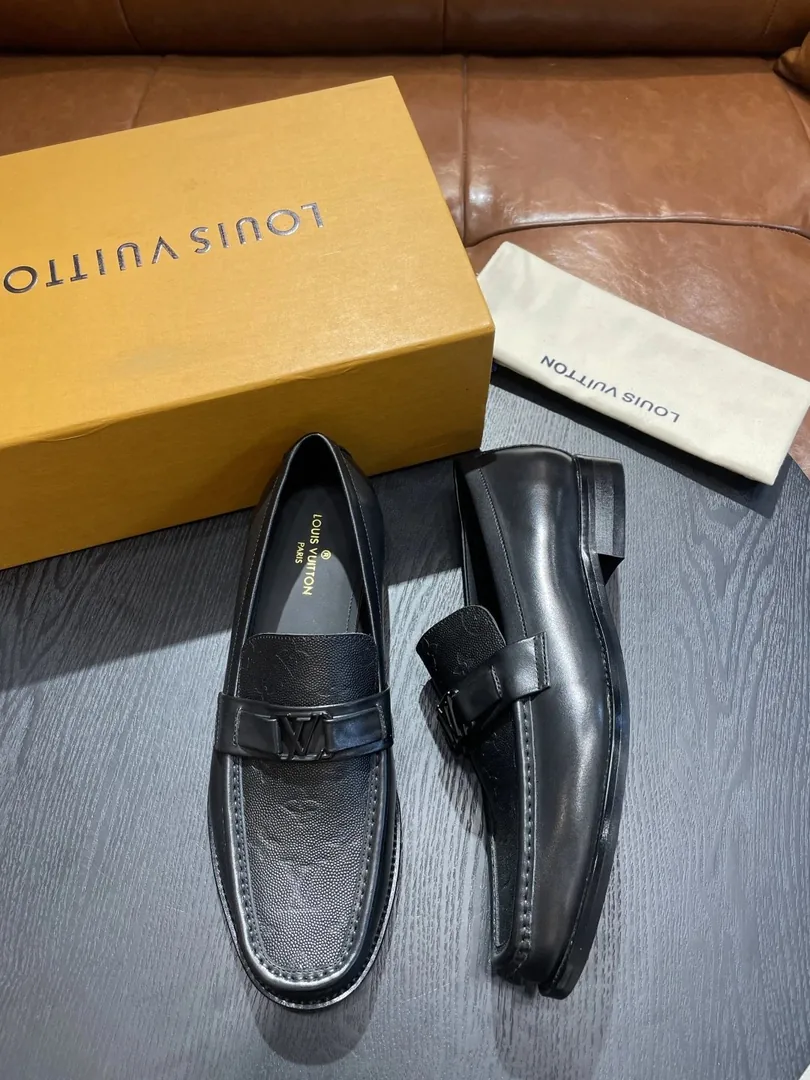 Louis Vuitton Leather Sneakers — QC