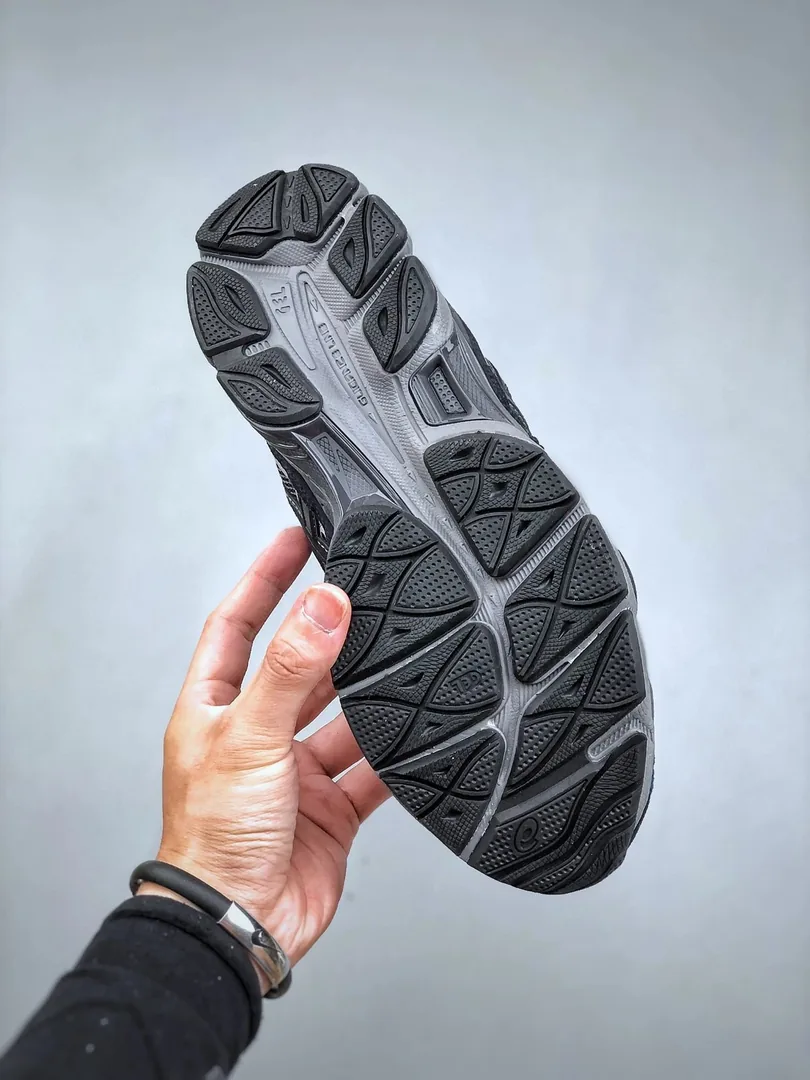 Asics Gel-NYC Tiger Runners — Photo 8