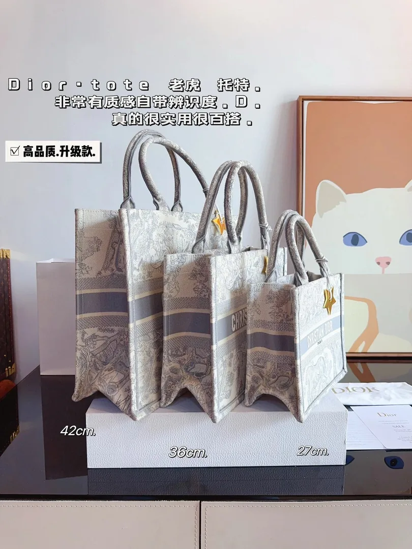 Dior Leather Tote Bag — Photo 14