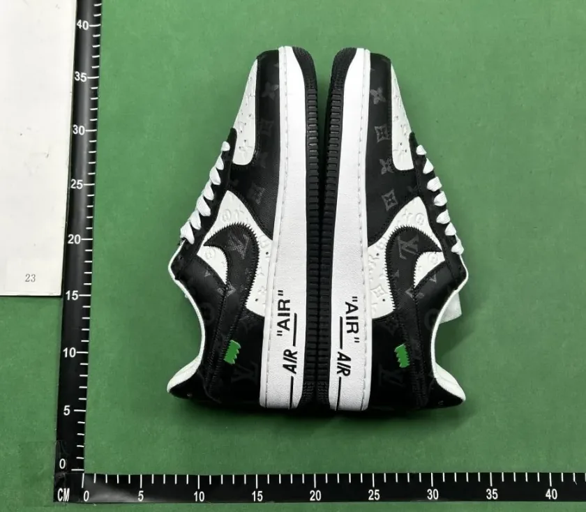 White Nike Air Force 1 — QC
