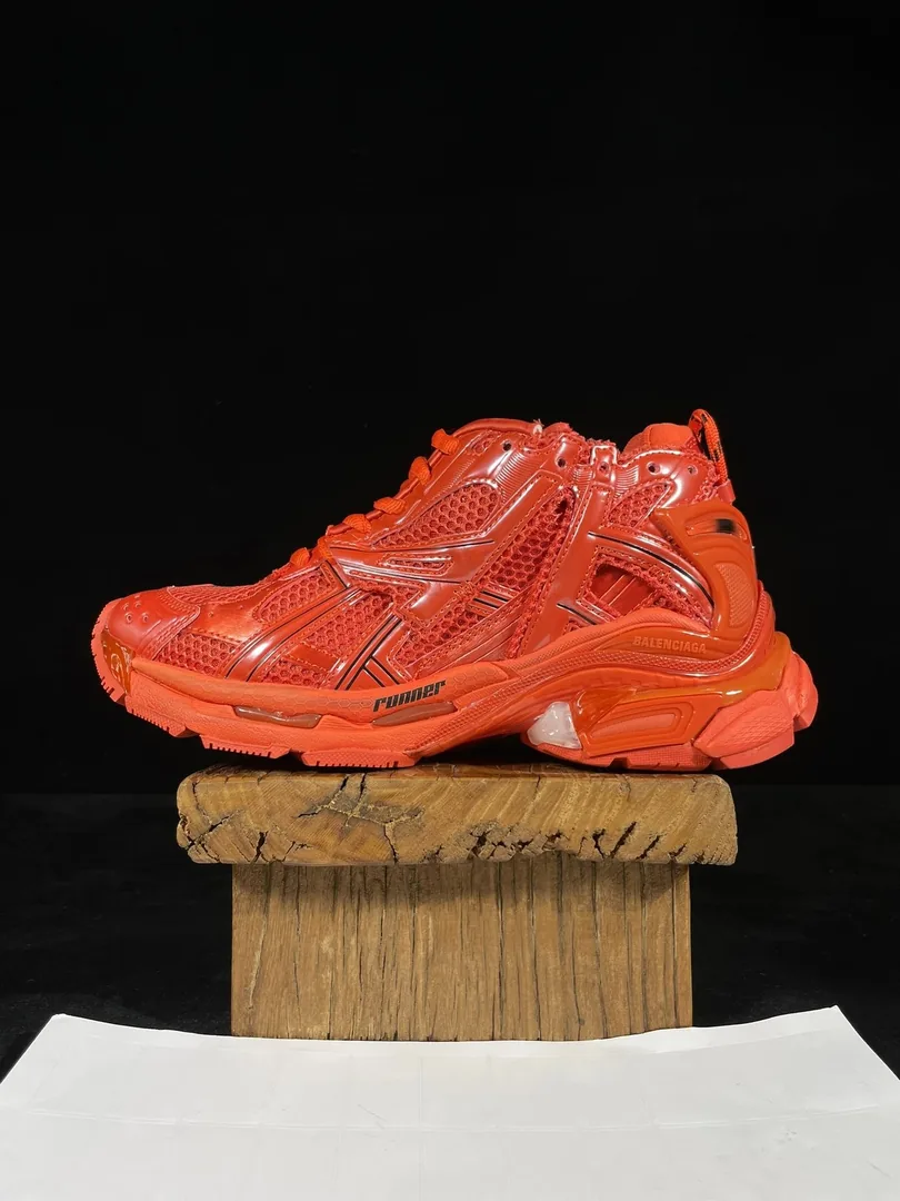 Balenciaga Runner White Low-Top Runners — Photo 3