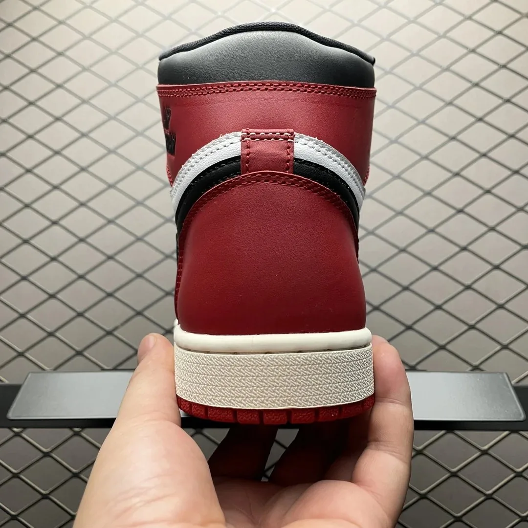 Air Jordan 1 High New Black Toe — photo 2