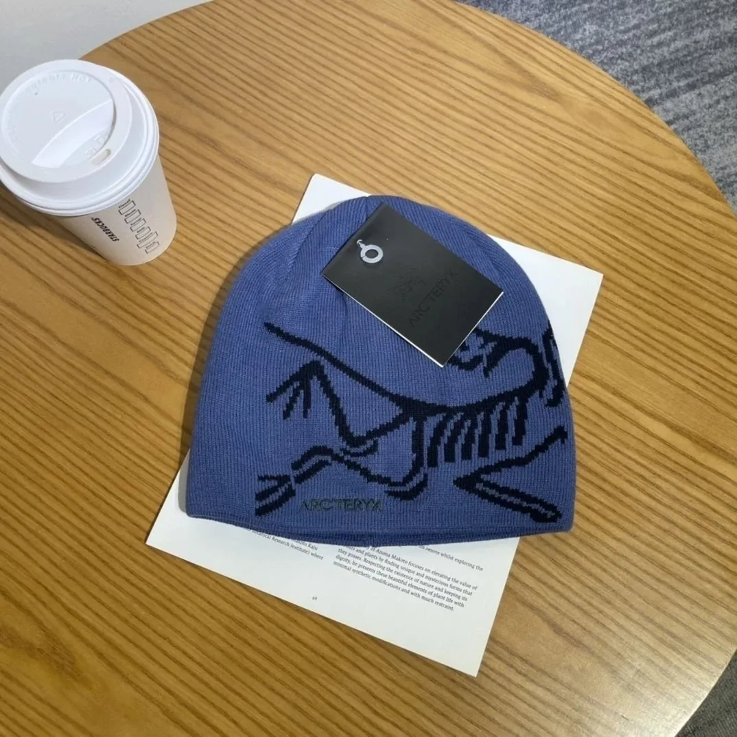 Bird Head Jacquard Knit Beanie — Photo 5