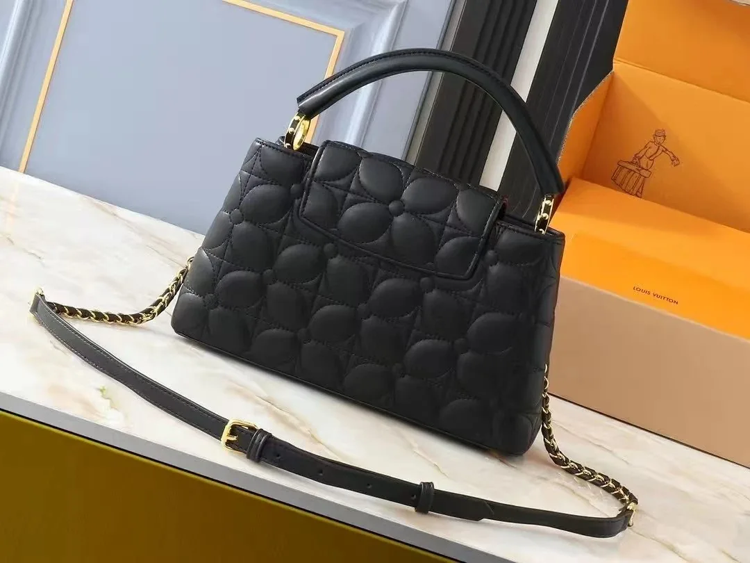 Louis Vuitton Leather Handbag — photo 10