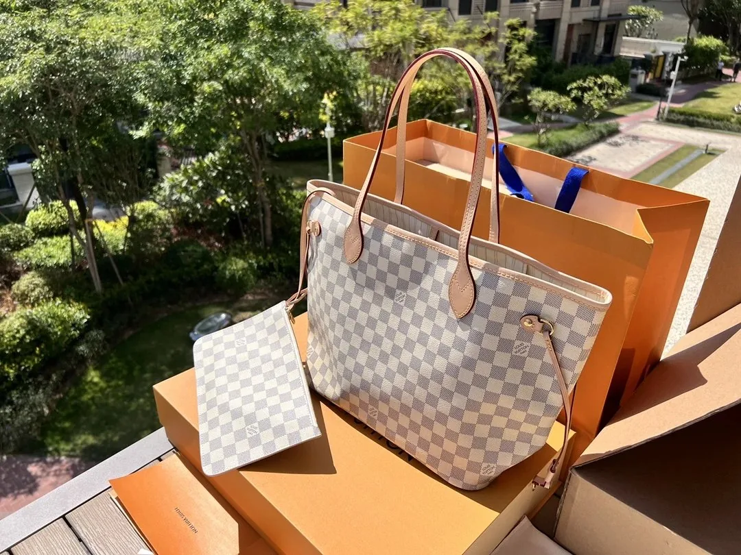 Louis Vuitton Neverfull Bag — QC