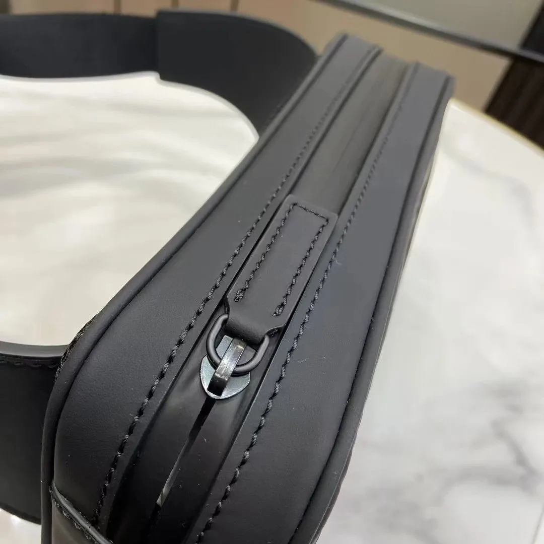 Gucci Crossbody Bag — QC