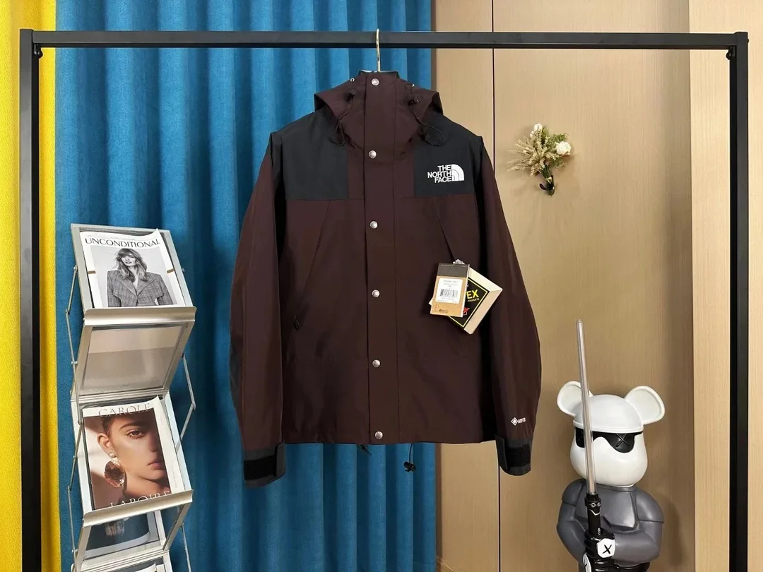 The North Face Gore-Tex Windbreaker — Photo 14