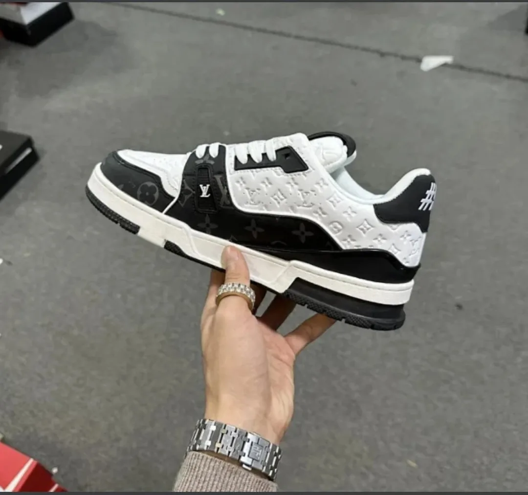 Louis Vuitton LV Trainer Vibrant Running Shoes — photo 7