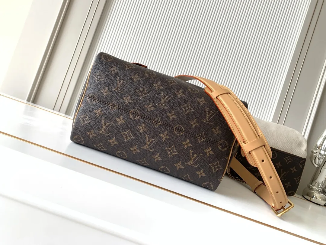 Louis Vuitton Speedy Bandouliere 30 Bag — Photo 4