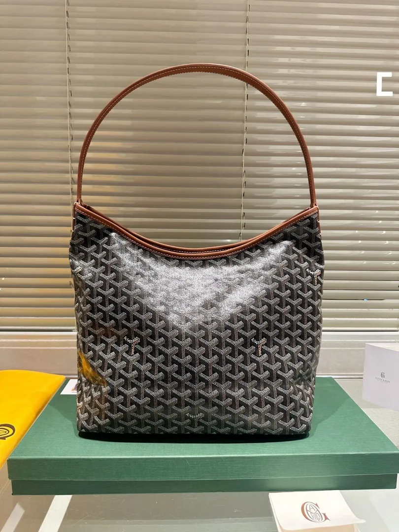 Goyard Hobo Bag — Photo 11