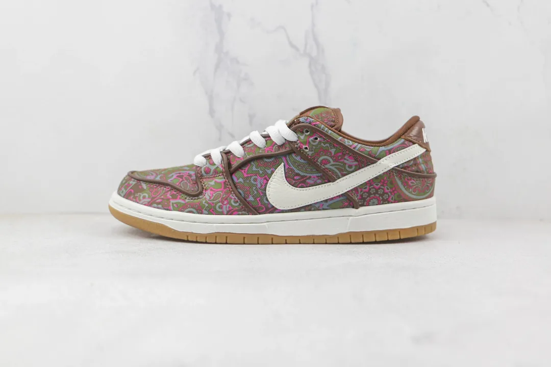 Nike Dunk Low Brown Beige Paisley Top Sneakers — Photo 2