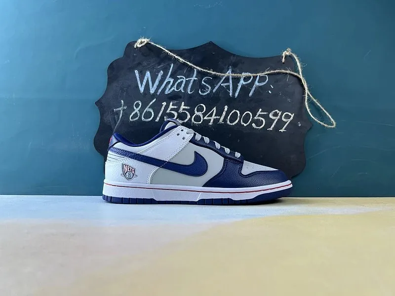 Nike Dunk Sneakers — Photo 7
