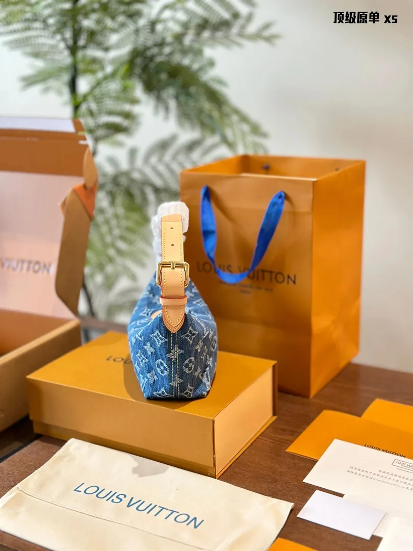 Louis Vuitton Monogram Denim Bag — Photo 3