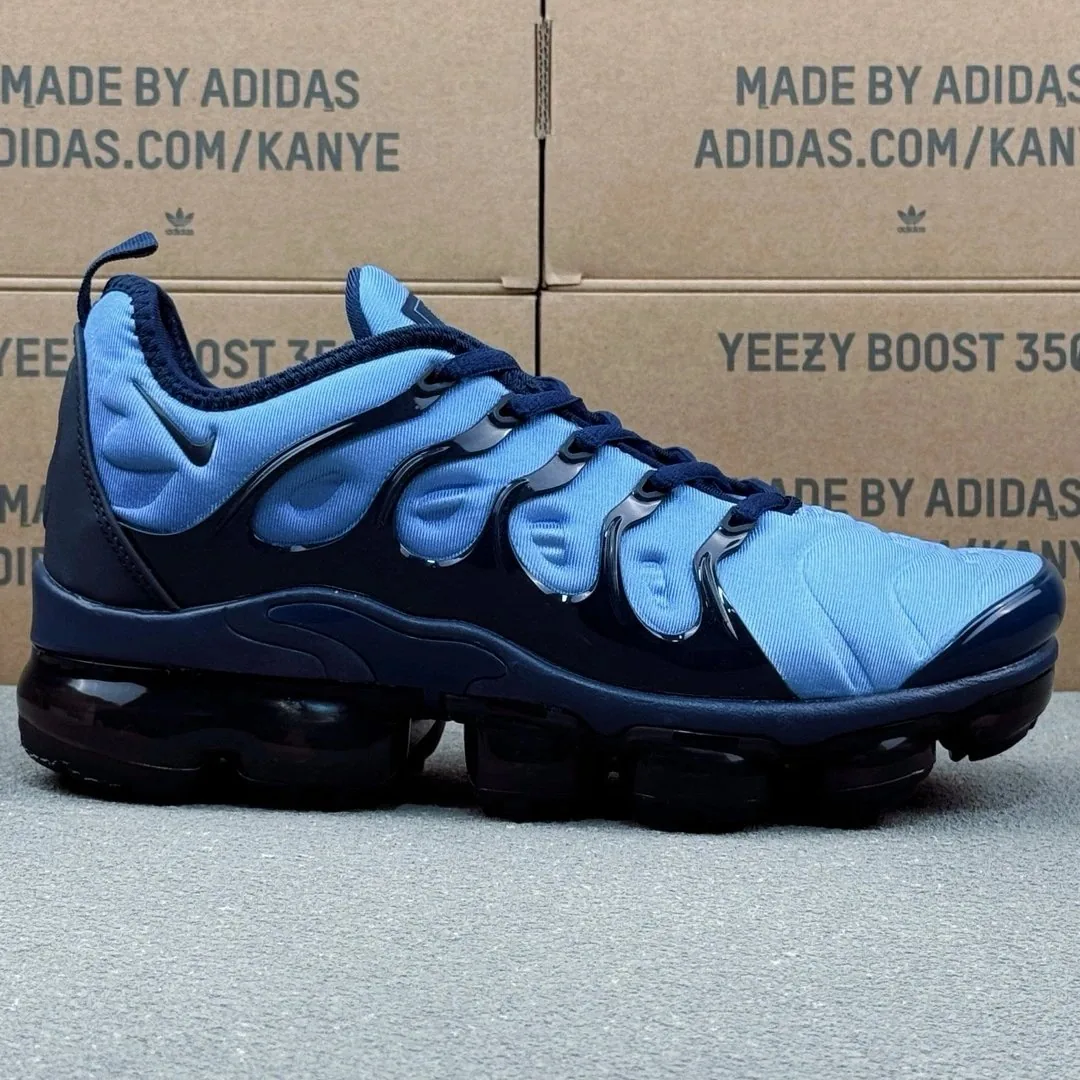 Nike Air VaporMax Plus Running Shoes — Photo 2