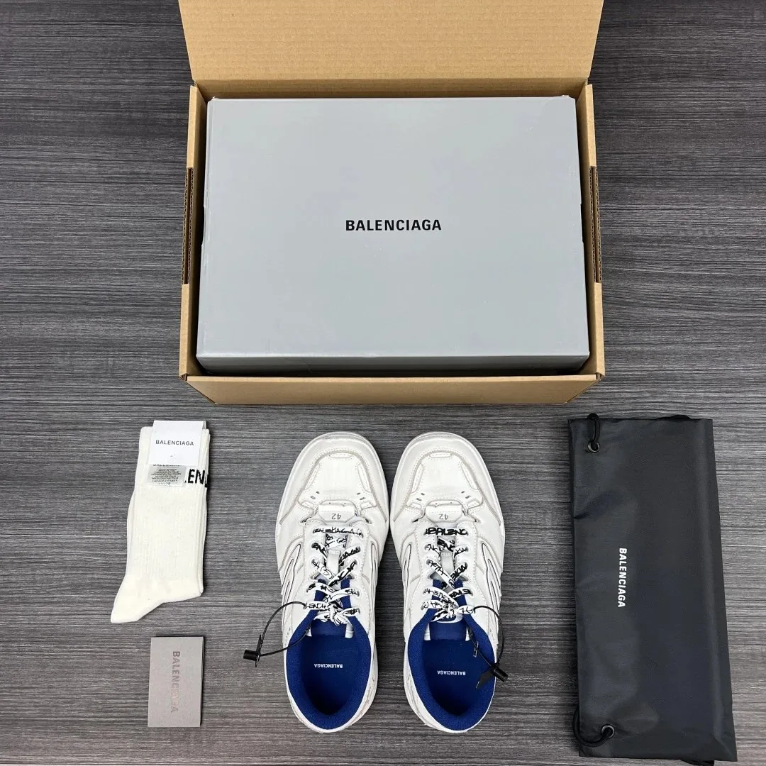 Balenciaga Hamptons Distressed Leather Lace Up Shoes — photo 6