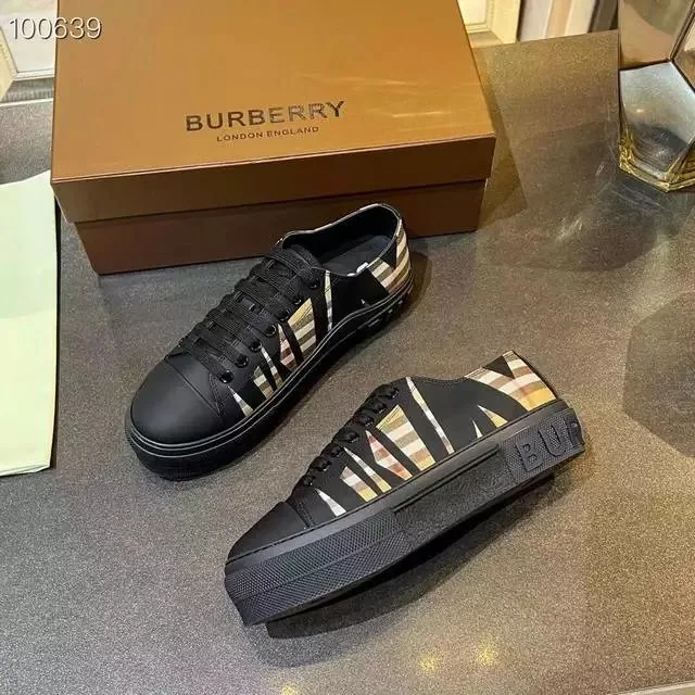 Burberry White Plain Low-Top Sneakers — Photo 10