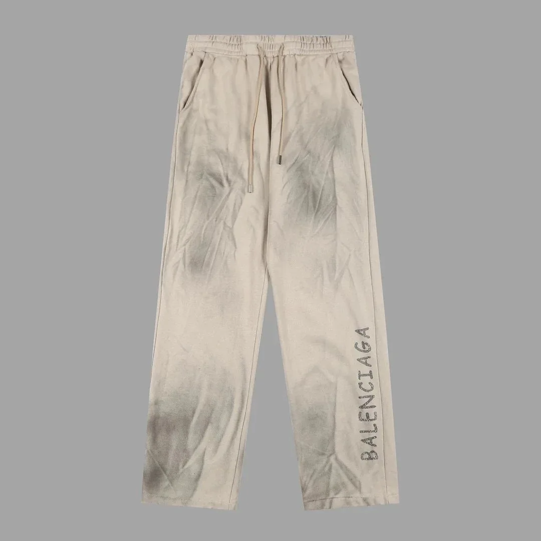 Sweatpants — Photo 13