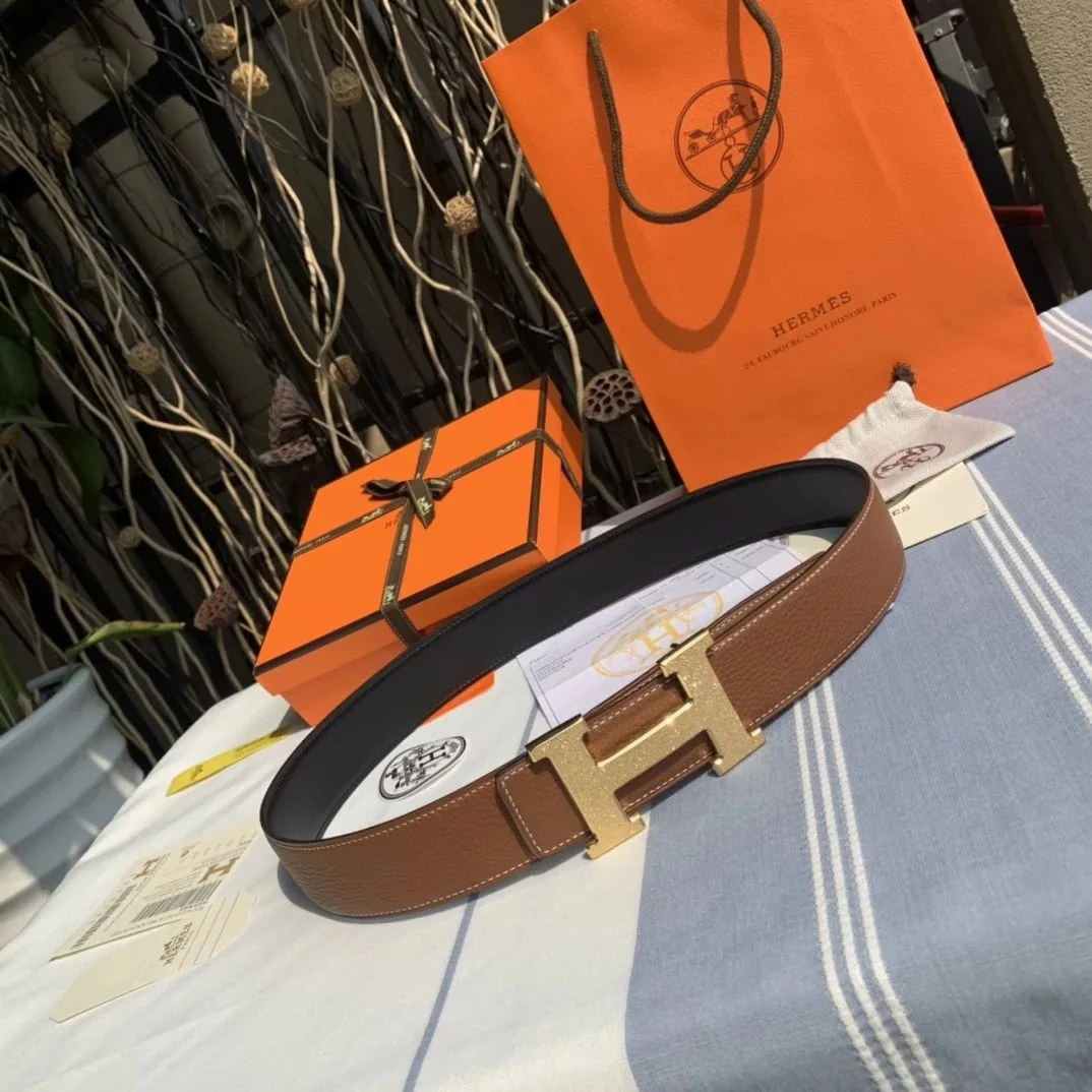 Togo Calfskin Reversible Belt — Photo 9