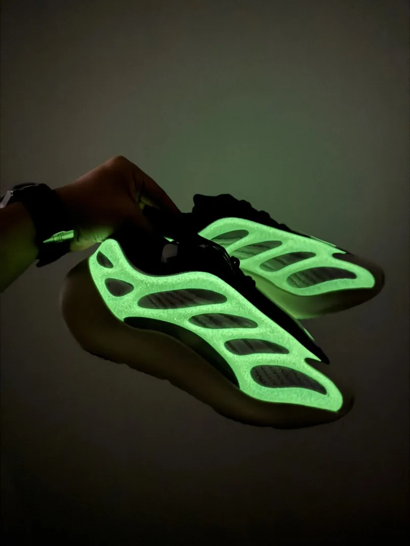 Navy Grey Adidas Yeezy 700 — photo 3