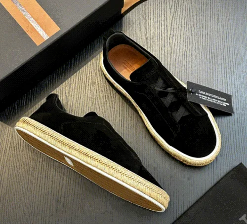 Skate Sneakers