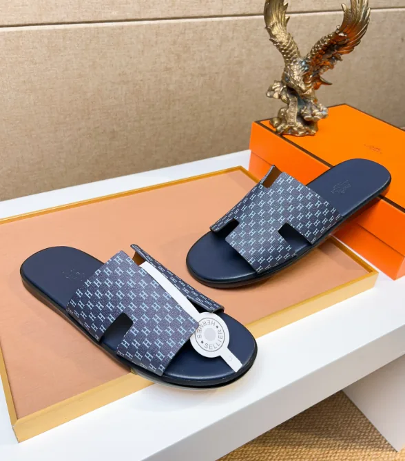 Hermes Classic Slides — Photo 13