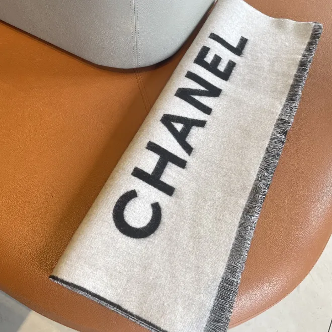 Chanel Scarf — photo 5