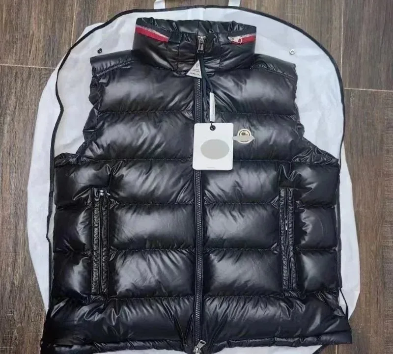 Sleeveless Padded Vest — Photo 12