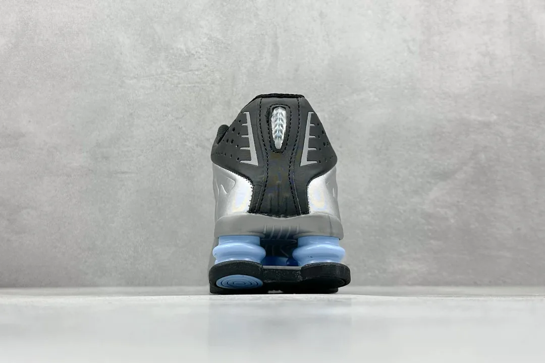 Nike Shox R4 Blue Runners — QC