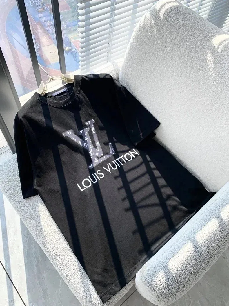 Louis Vuitton Watercolor Monogram T-Shirt — Photo 10