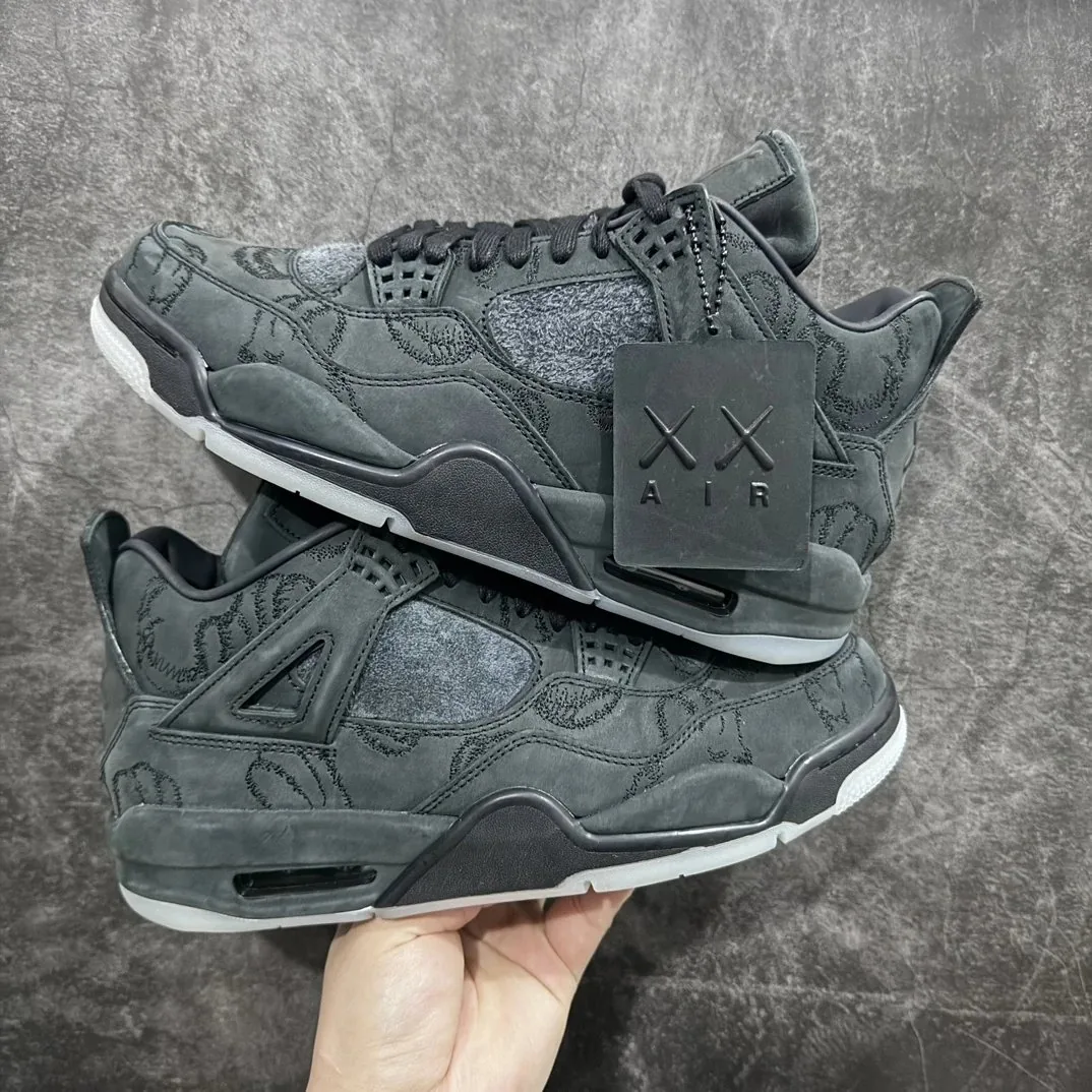 Air Jordan 4 Kaws Grey — Photo 3